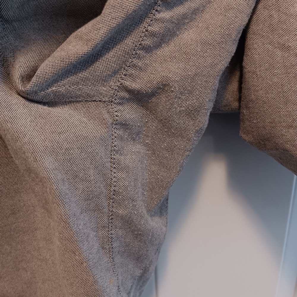 Lululemon Gray Athletica Short Men's Sz 40 - Picture 5 of 10